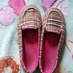 DC plaid slip on